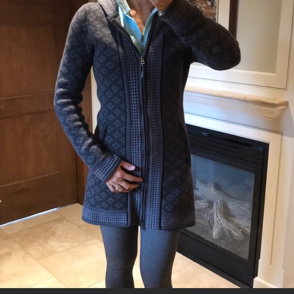 Athleta Sweaters - Beautiful Athleta long sweater